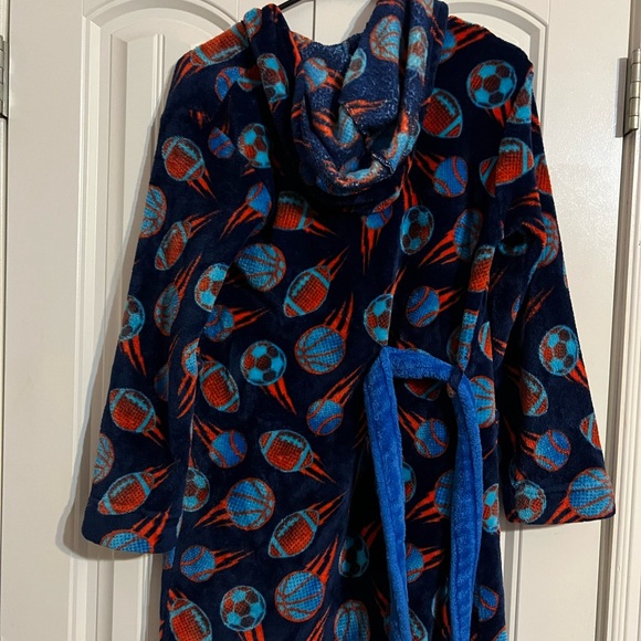 Boys Robe - Picture 2 of 3